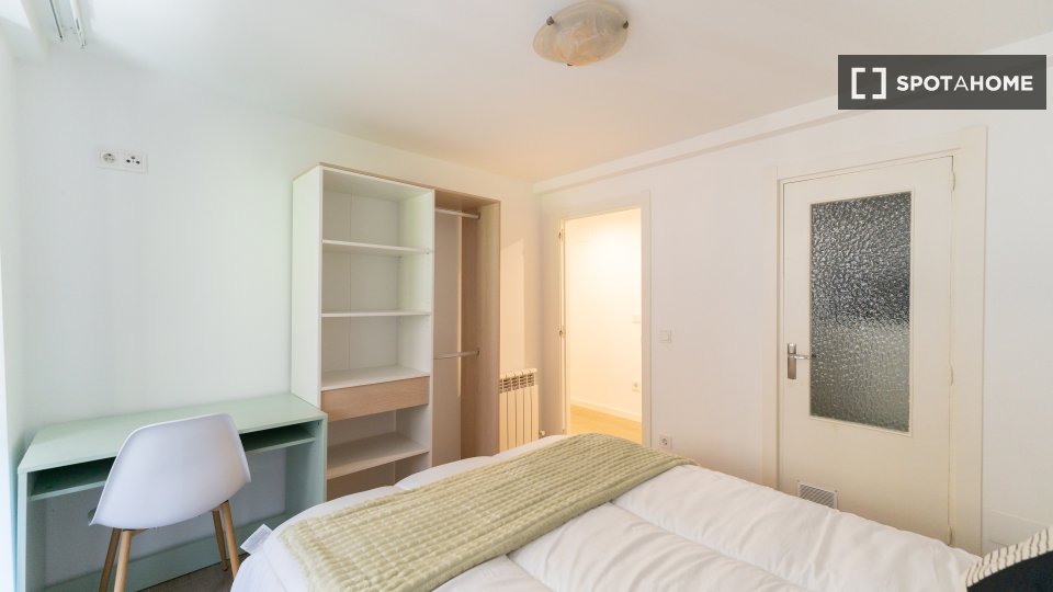 Double room Madrid, 6 beds — photo 17