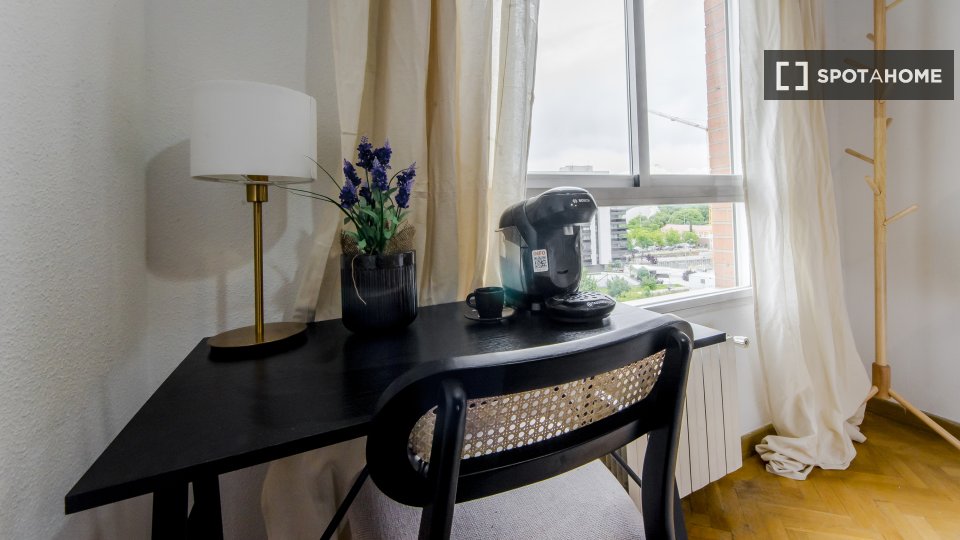 Double room Madrid, 5 beds — photo 5
