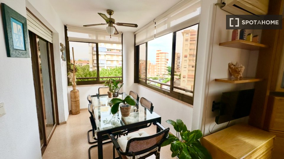 Apartment Alicante, 2 beds, 75m² — photo 8