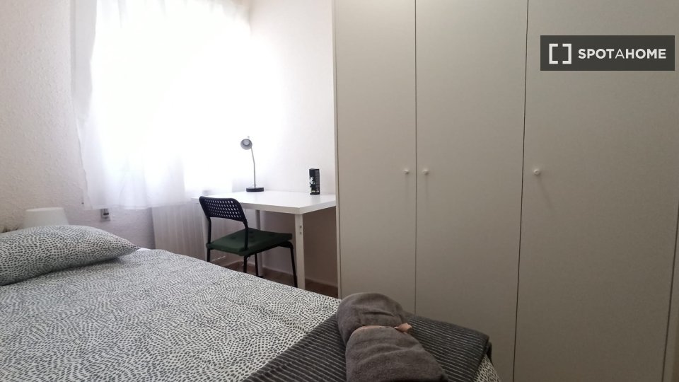 Chambre double Madrid, 5 chambres — photo 8