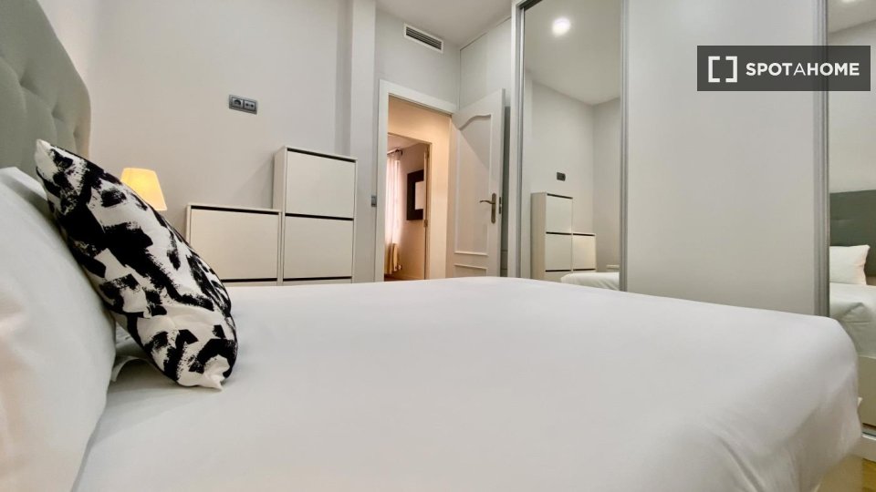 Apartment Madrid, 2 beds — photo 17