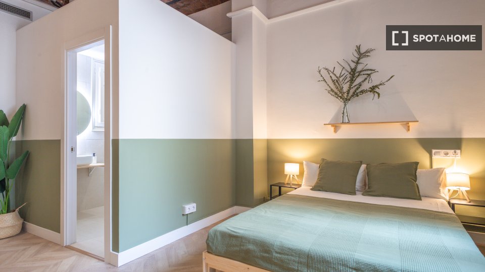 Double room Barcelona, 7 beds, 197m² — photo 19