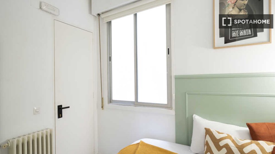 Double room Madrid, 68 beds, 2620m² — photo 47