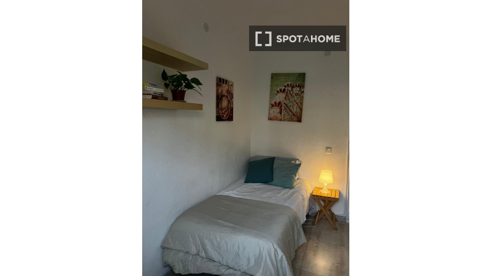 Double room Santa_Cruz_De_Tenerife, 3 beds, 75m² — photo 26