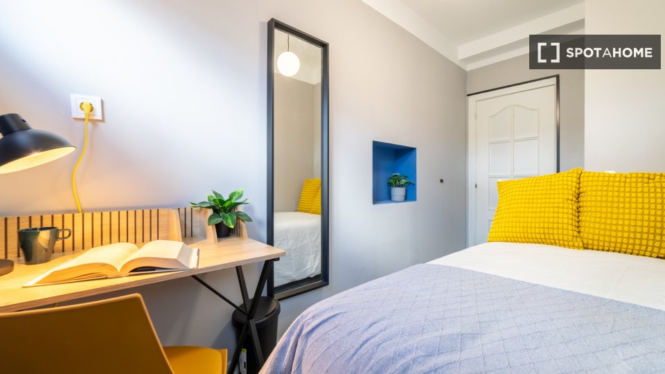 Double room Madrid, 6 beds, 67m² — photo 3