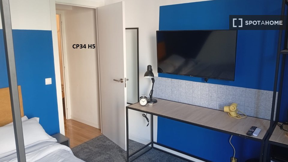 Double room Madrid, 8 beds — photo 9