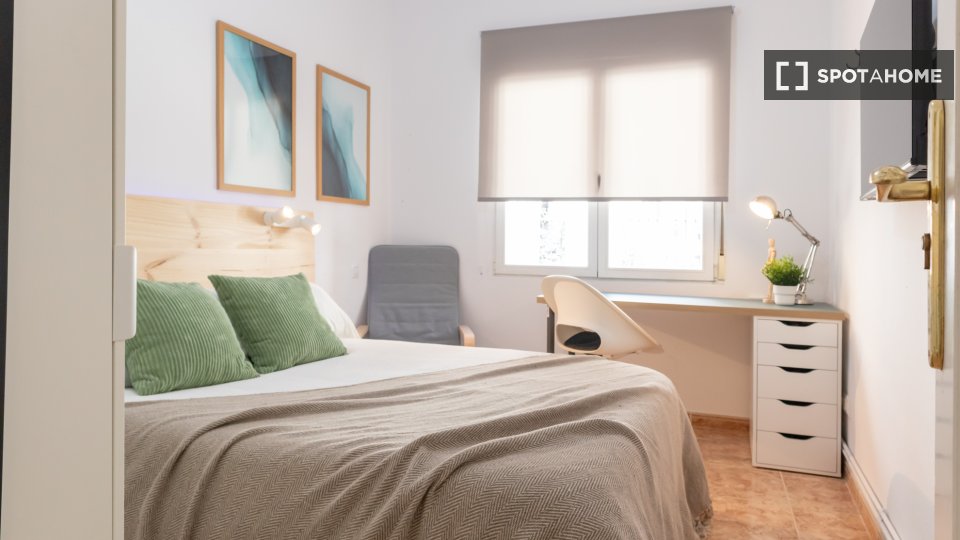Double room Madrid, 6 beds, 134m² — photo 11