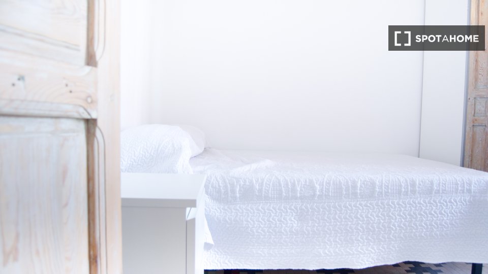 Double room Madrid, 4 beds, 60m² — photo 1
