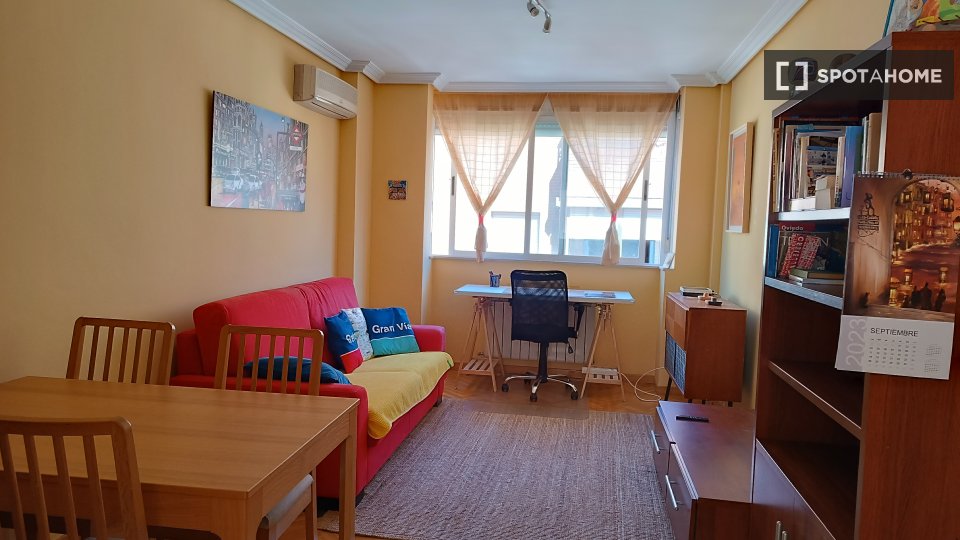 Apartment Madrid, 1 bed, 55m² — photo 1