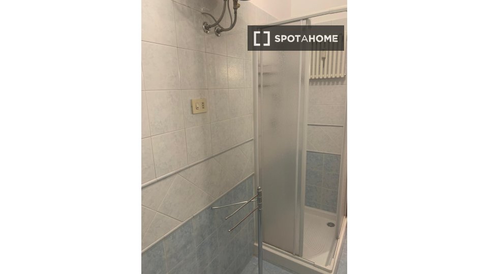 Double room Rome, 3 beds — photo 14