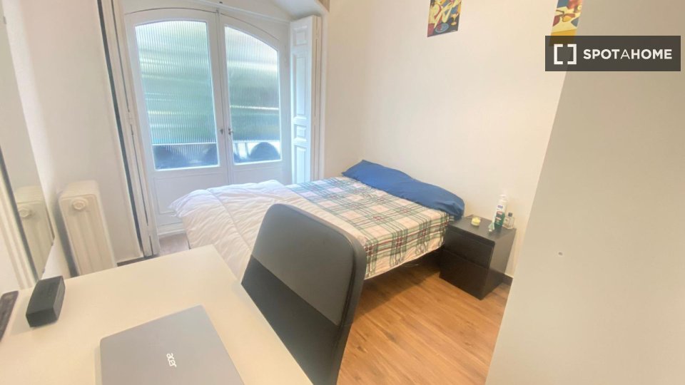 Double room Madrid, 8 beds — photo 16