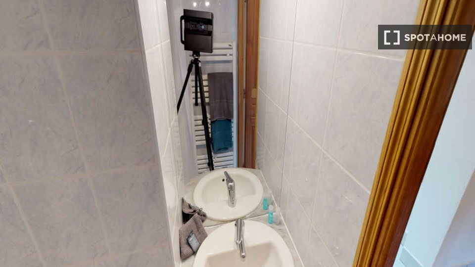 Double room Lyon, 5 beds, 130m² — photo 7