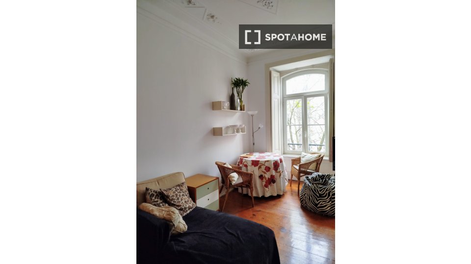 Apartment Lisbon, 1 bed, 95m² — photo 1