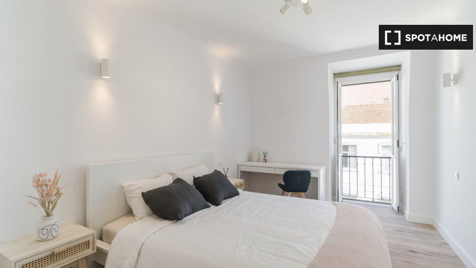 Double room Lisbon, 6 beds, 140m² — photo 9
