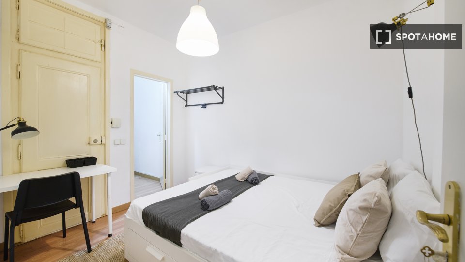 Double room Lisbon, 7 beds — photo 9