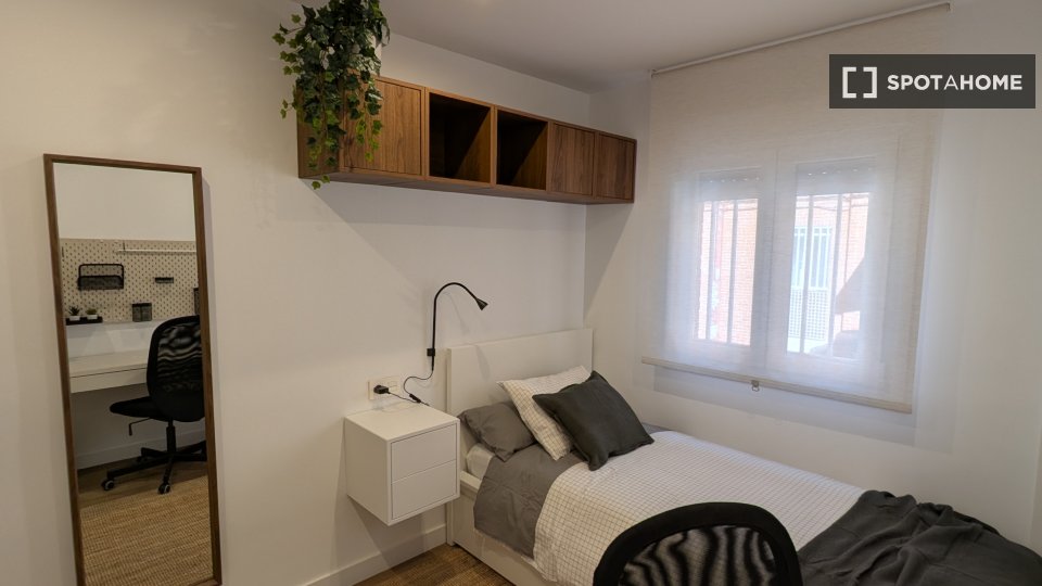Double room Madrid, 5 beds — photo 2