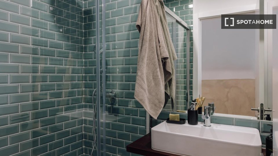 Apartment Lisbon, 1 bed, 75m² — photo 7