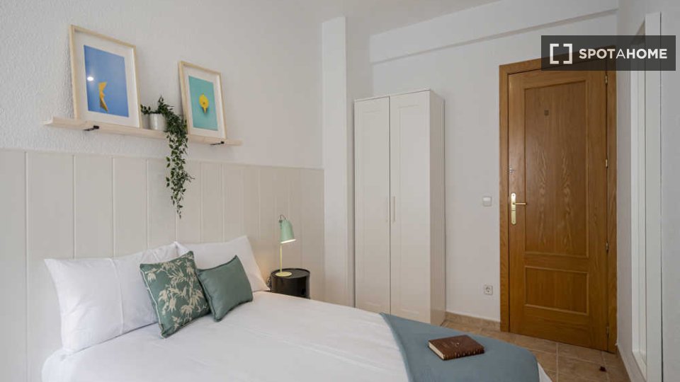 Double room Madrid, 25 beds — photo 46