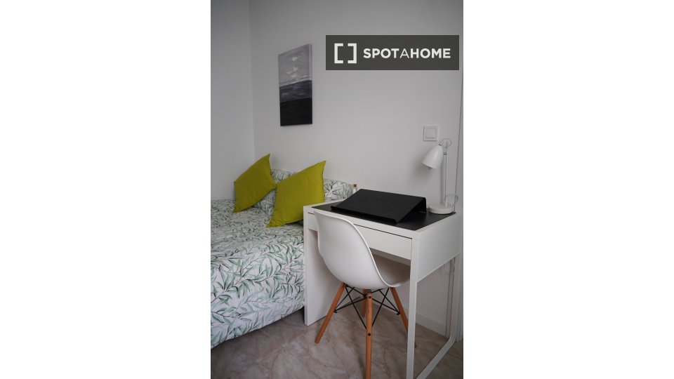 Double room Madrid, 6 beds — photo 14