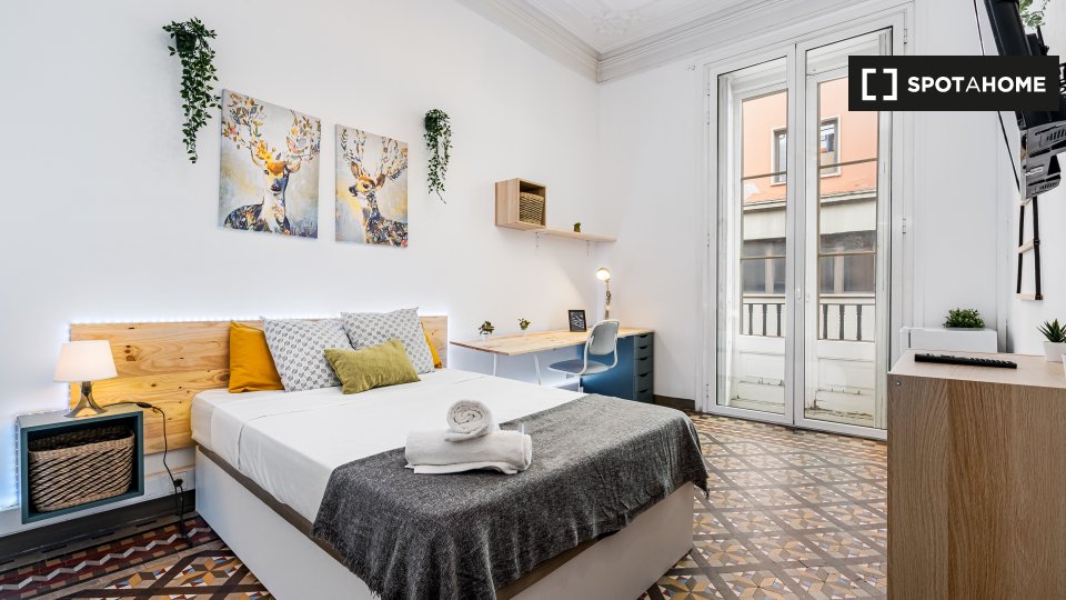 Double room Barcelona, 8 beds, 244m² — photo 1