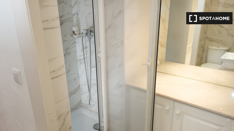 Apartment mono Lisbon, 50m² — photo 15