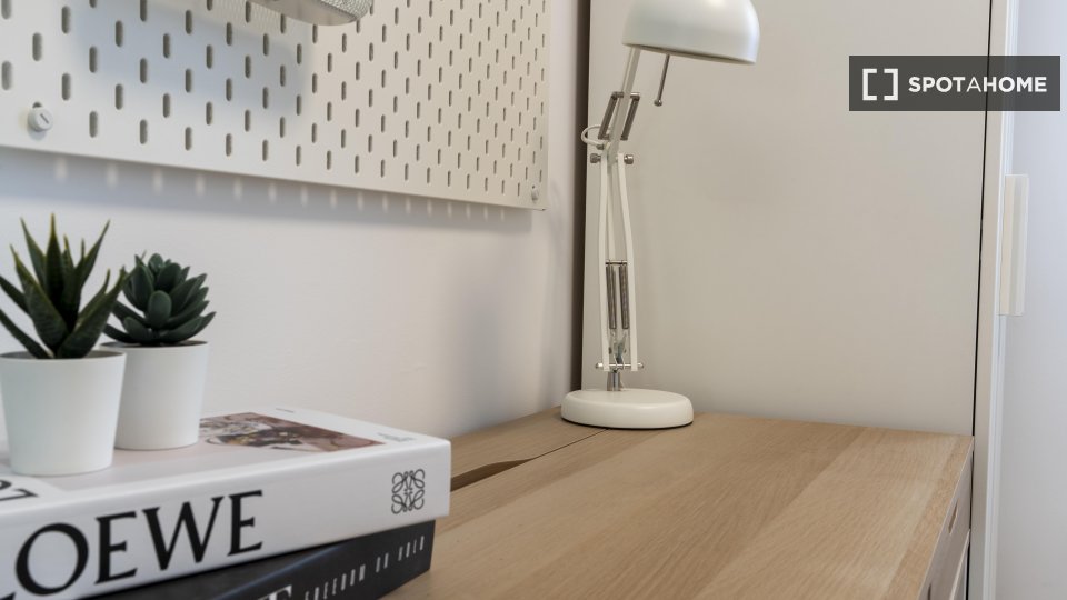 Double room Madrid, 4 beds — photo 10