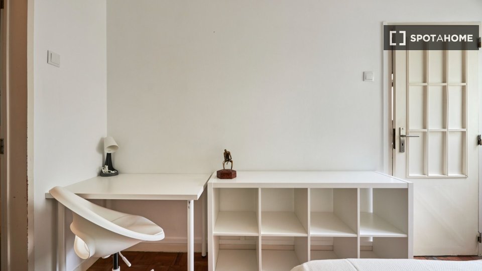 Double room Lisbon, 10 beds — photo 50