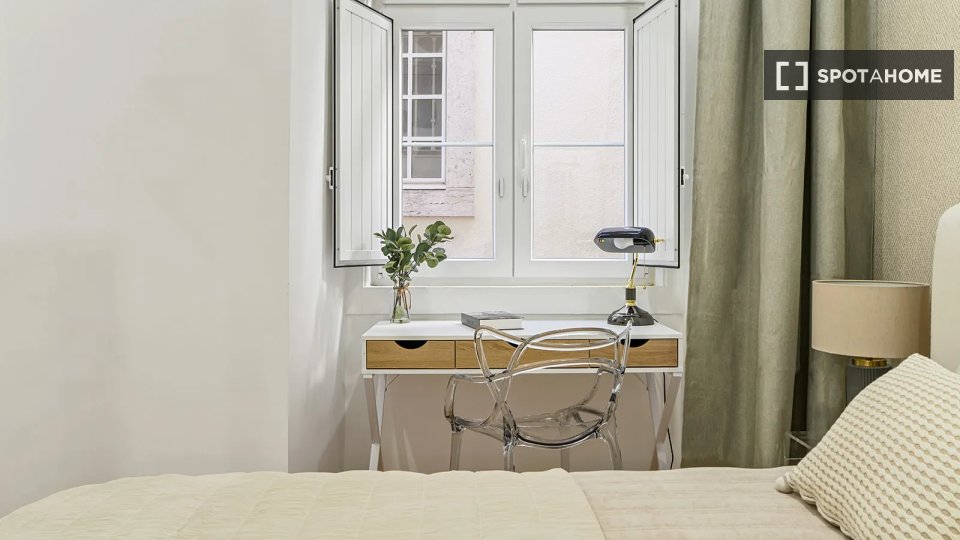 Double room Lisbon, 6 beds — photo 12