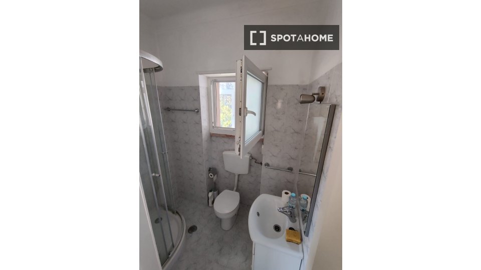 Double room Lisbon, 6 beds, 165m² — photo 6