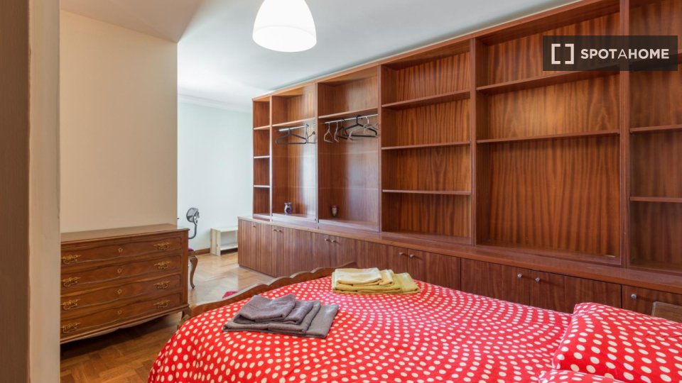 Double room Porto, 5 beds, 115m² — photo 2