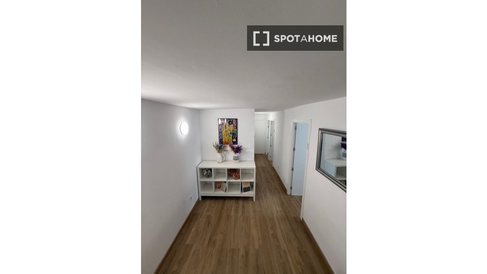 Double room Madrid, 4 beds — photo 13