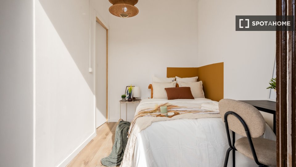 Double room Barcelona, 5 beds, 100m² — photo 29