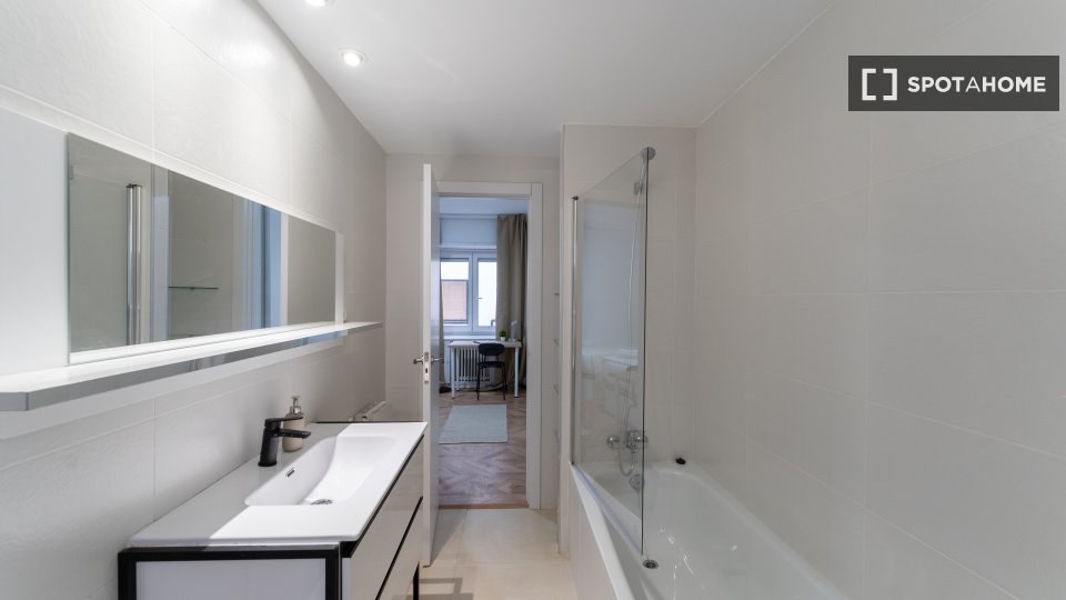 Habitación doble Madrid, 7 habitaciones — foto 17
