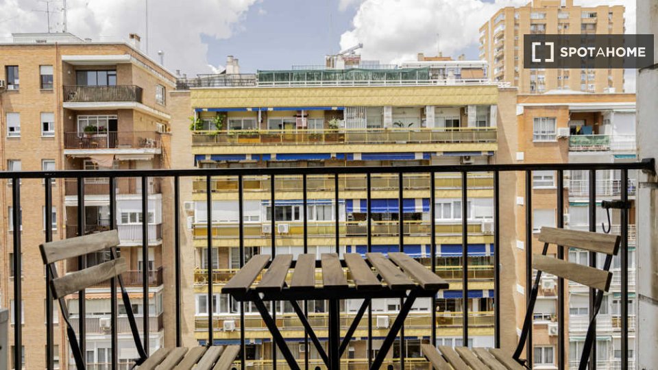 Double room Madrid, 8 beds — photo 24