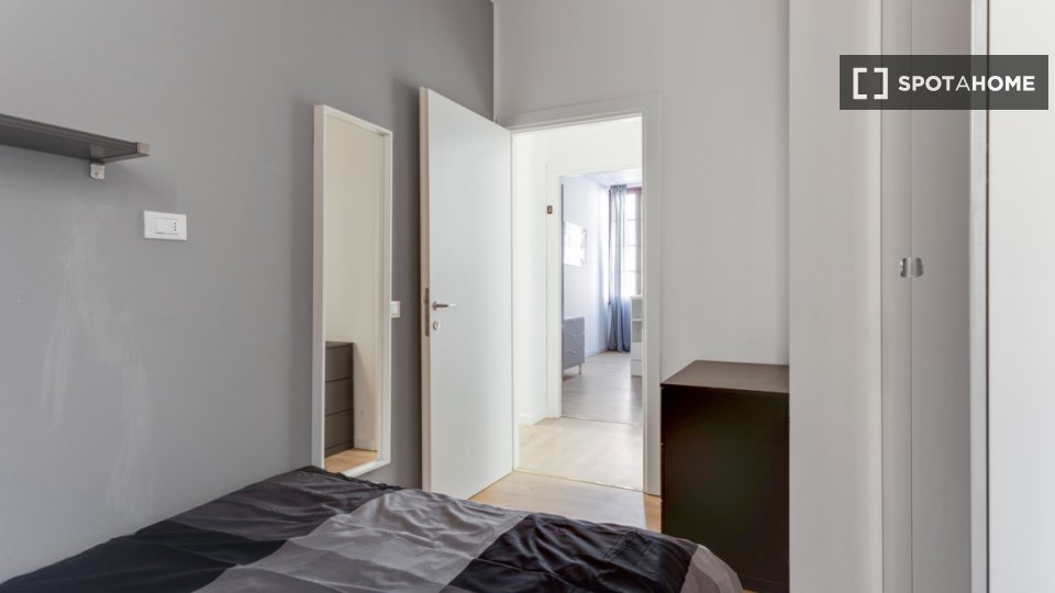 Double room Milan, 9 beds, 182m² — photo 2