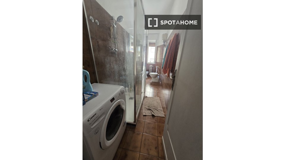 Double room Rome, 1 bed, 90m² — photo 3