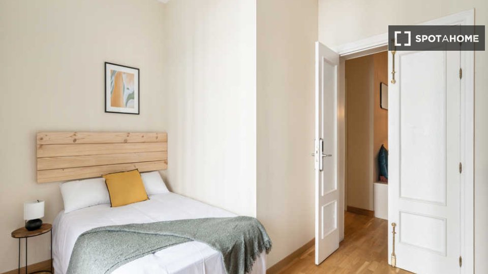 Double room Madrid, 7 beds — photo 38