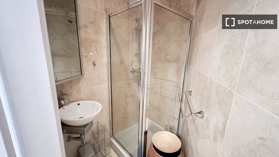 Apartment London, 2 beds — photo 19