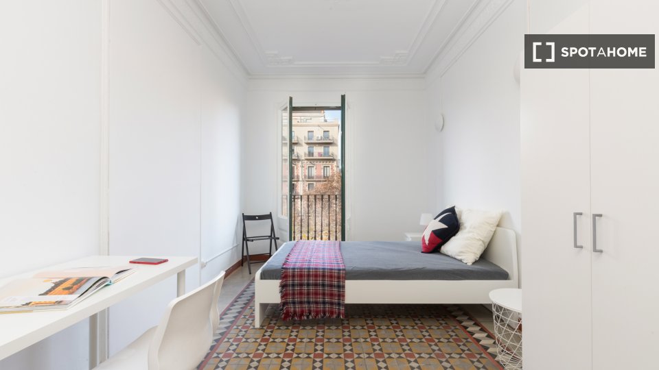 Double room Barcelona, 6 beds, 100m² — photo 10