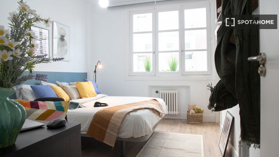 Double room Madrid, 5 beds, 150m² — photo 4