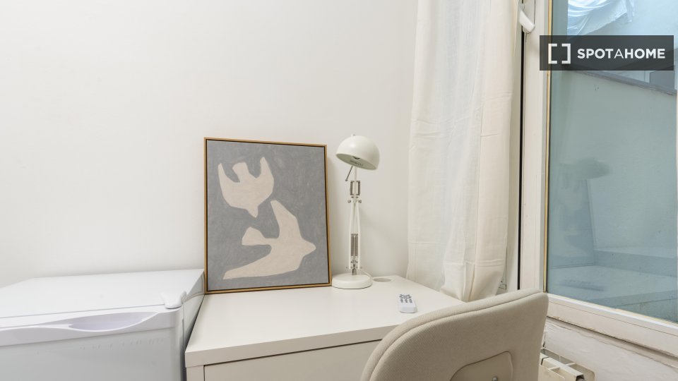 Double room Madrid, 5 beds — photo 12