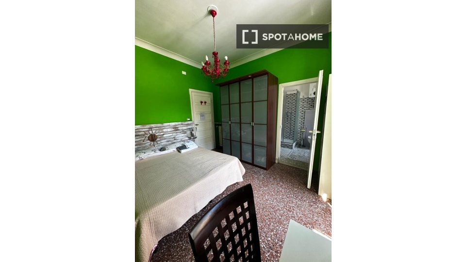 Double room Rome, 3 beds, 90m² — photo 7