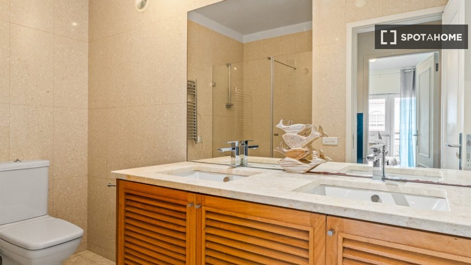 Double room Lisbon, 9 beds — photo 4