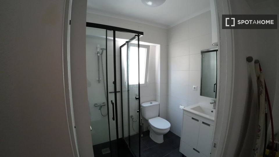 Double room Valencia, 4 beds, 90m² — photo 15