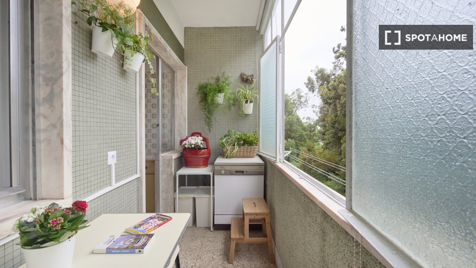 Double room Lisbon, 4 beds — photo 6