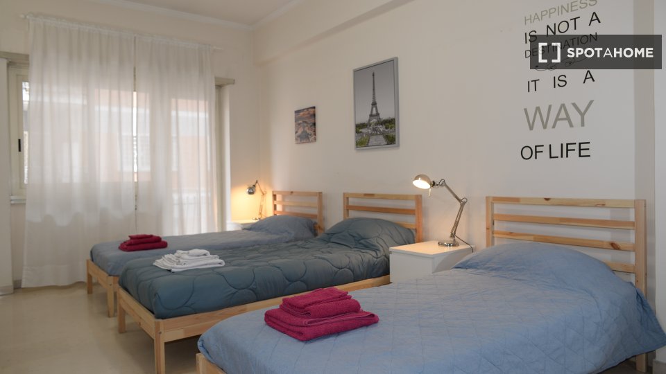 Double room Rome, 3 beds, 95m² — photo 4