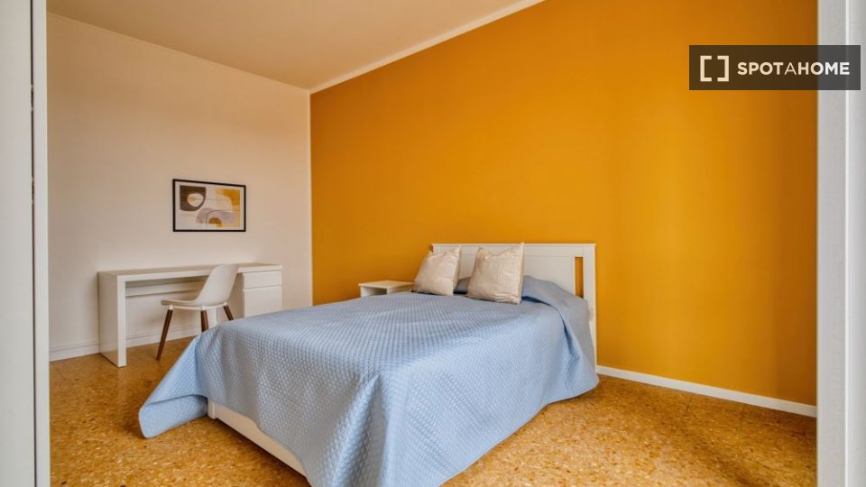 Double room Milan, 2 beds — photo 2