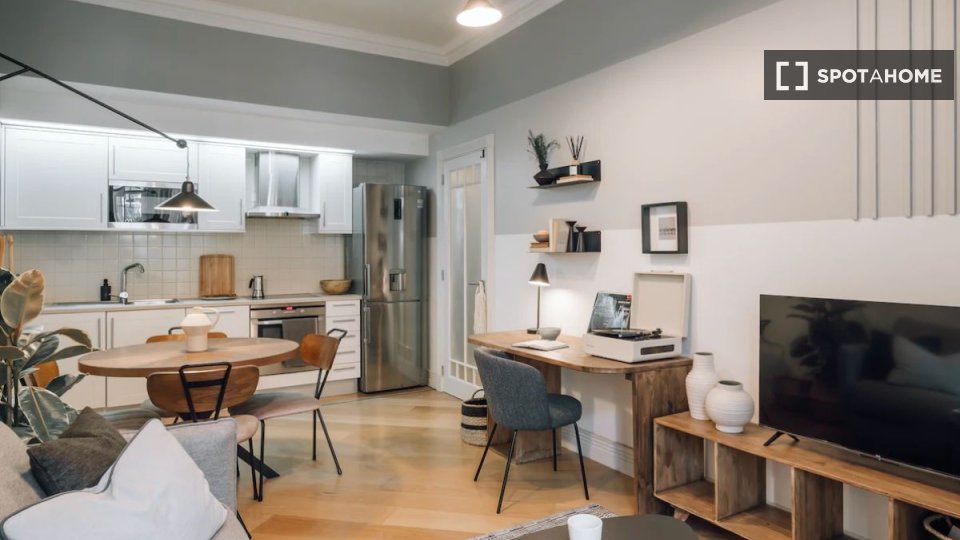 Apartment Lisbon, 1 bed — photo 9