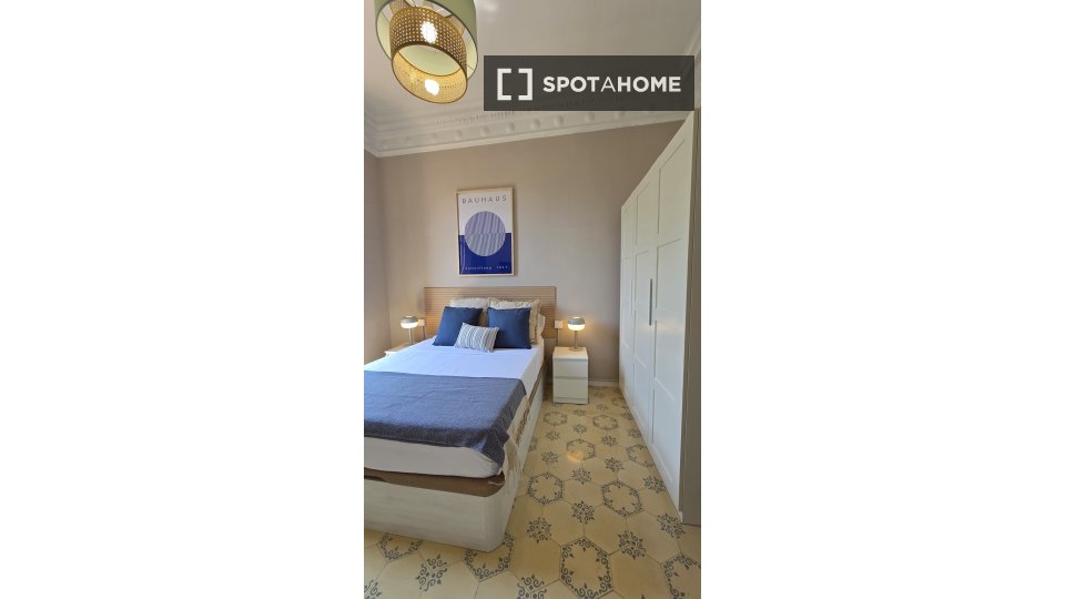 Double room Barcelona, 7 beds, 210m² — photo 3