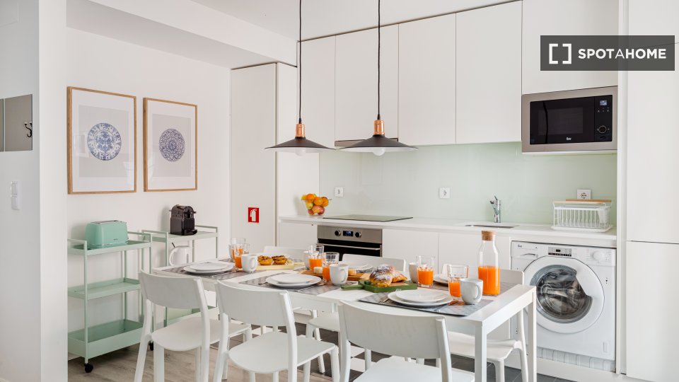 Apartment Lisbon, 4 beds — photo 19